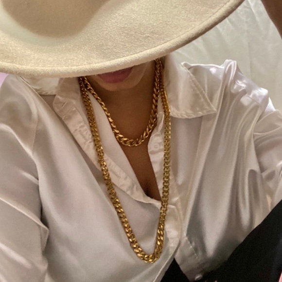 Miami Chain Link Gold Necklace - Stainless Steel - Picture 5 of 11